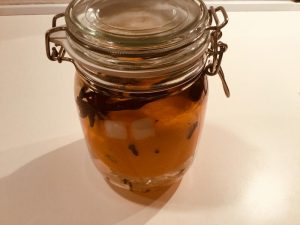 Julesnaps med appelsin og julekrydderier
