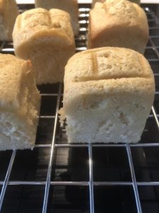 Vanilje Sponge Cake i kubeform