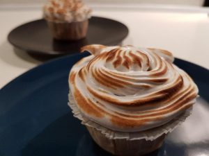 Vanilje muffins med lemon curd og marengs