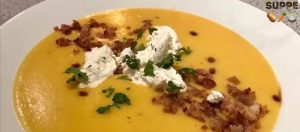Grønsagssuppe med peberrodscreme