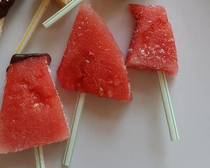 Vandmelons is med chokoladeovertræk