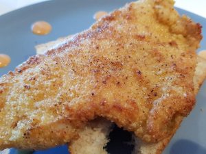 Tricket til den perfekte panering: Sådan laver du en sprød fiskefilet