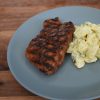 Marinerede nakkekoteletter på grill