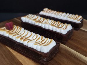 Chokoladebar med brændt marengs