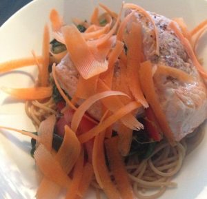 Pasta med laks og grønt