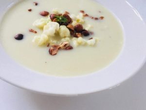 Cremet blomkålssuppe
