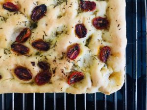 Foccacia med semi-dried tomater