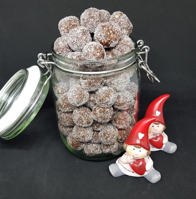 Havregrynskugler er noget du skal have på julebordet: Se her hvordan du laver dem helt perfekt