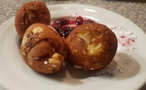 Æbleskiver med æbler