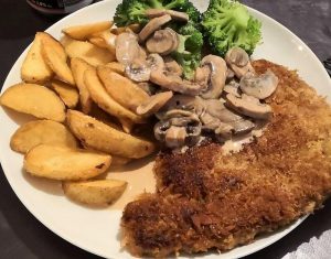 Wienerschnitzel med champignonsovs
