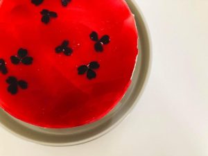 Cheesecake med hindbær og rabarber