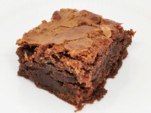 Brownie med mælkechokolade