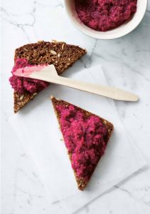 Rødbedehummus