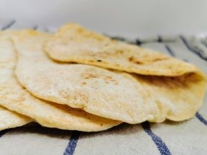 Du kan lave brød på panden: Se her hvorfor du vil elske fladbrød