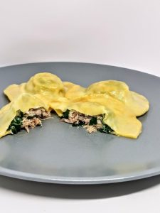 Ravioli med and, ricotta og spinat