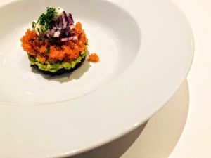 Ristet rugbrød med stenbiderrogn og avocado