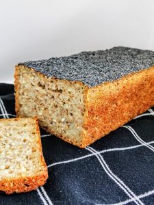 Hjemmebagt kernerugbrød uden surdej