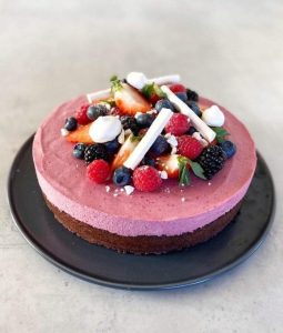 Brownie med bærmousse