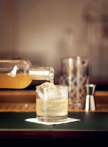 Honningsyp som flasket cocktail