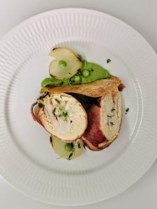 Kyllingerulle med soufflè fars