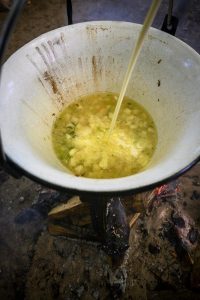 Brændenældesuppe (bålmad)