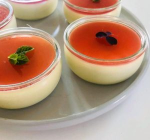 Panna cotta med rabarber