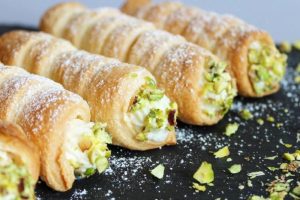 Cream rolls