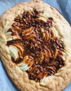 Galette med æble og pekankaramel