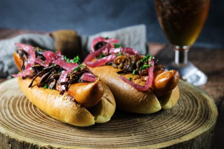 Gourmet hotdogs på næste niveau: Sådan laver du dem med sous vide og briochebrød