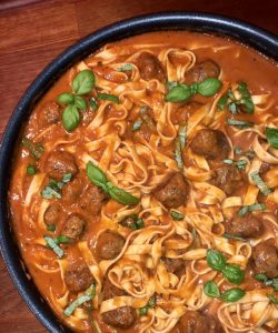 Lady og Vagabonden spaghetti med kødboller og spicy tomatsauce