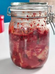 Kimchi af kinaradise (kkakdugi)