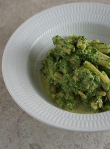 Pasta med spinat og laks