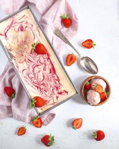 Jordbær/vanilje parfait is