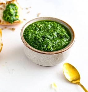 Ramsløgspesto med solsikkekerner