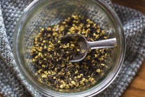 Te med hyldeblomster