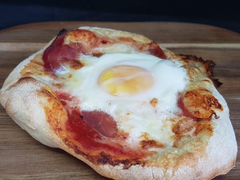 Brunch pizza