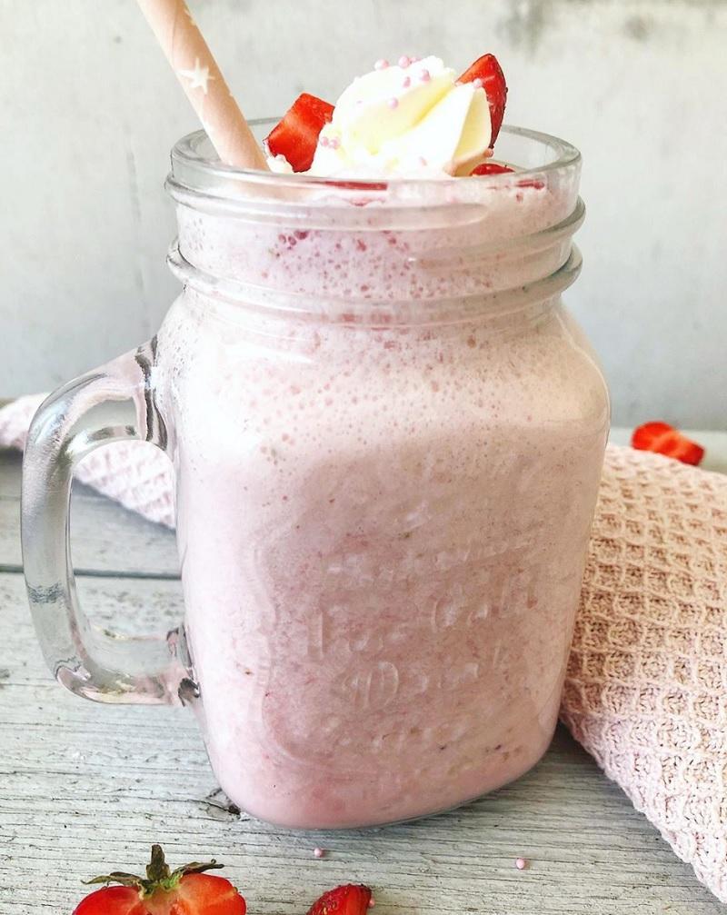 Jordbær milkshake