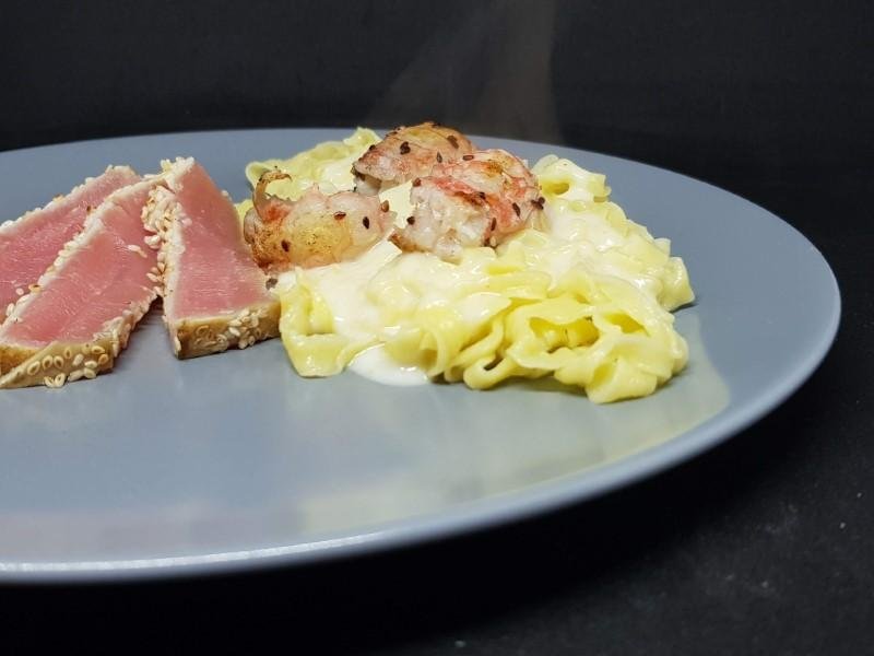 Pasta med tun, jomfruhummerhaler og citronbechamelsauce