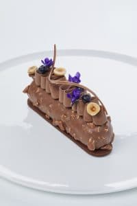 Chokoladebar med blåbær og hasselnødder