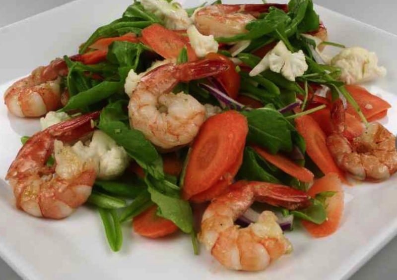 Kæmpe rejesalat med hvidløg