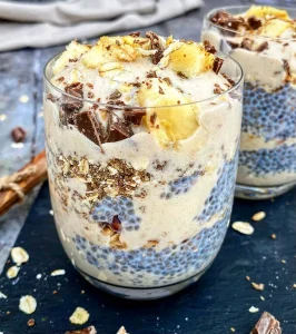 Chiagrød med peanutbutter-nicecream, müsli og chokolade