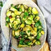 Citron – og honningstegte rosenkål med hasselnødder og persille1