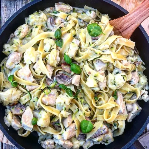 Cremet pastaret med kylling, blomkål og squash1
