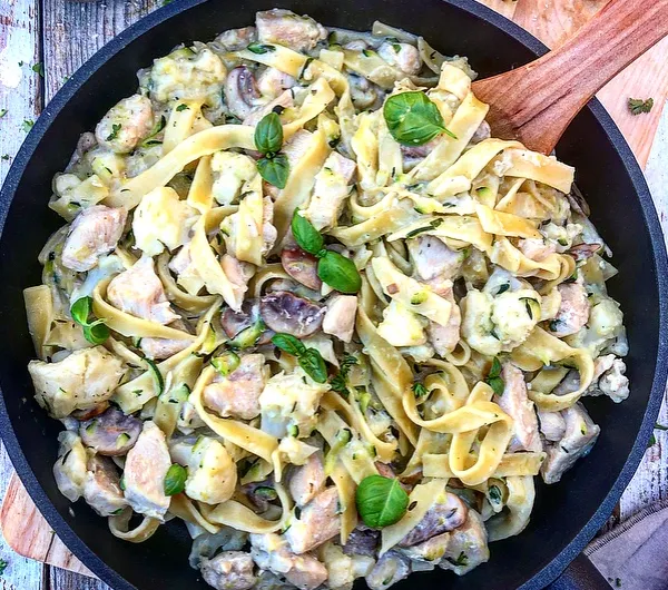 Cremet pastaret med kylling, blomkål og squash1