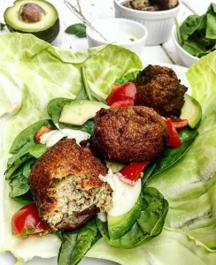 Falafler i kålwraps