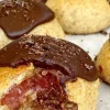 Gammeldags fastelavnsboller med æblekompot, kanelremonce og chokolade1
