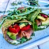 Grønne wraps med krydderurtecreme og laks