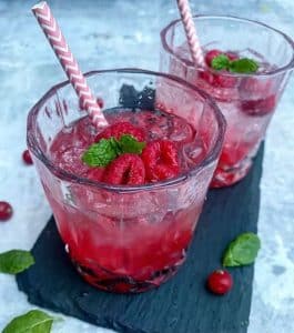 Hindbær cocktail med Malibu