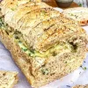 Hjemmelavet hvidløgsbrød med krydderurter1