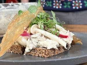 Vinder af MasterChef deler opskriften på sin hønsesalat: Perfekt til Påskebordet